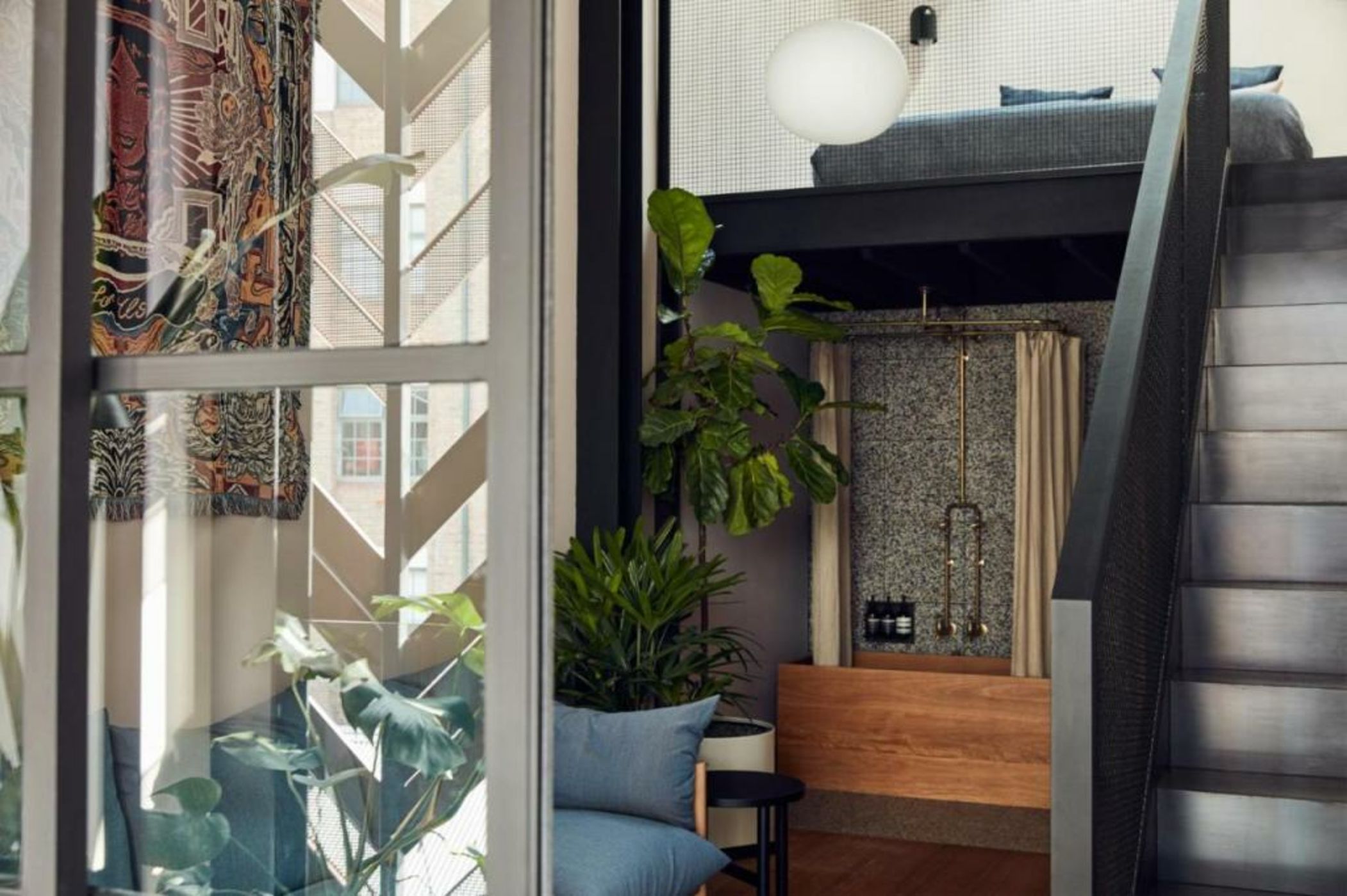 Paramount House Hotel