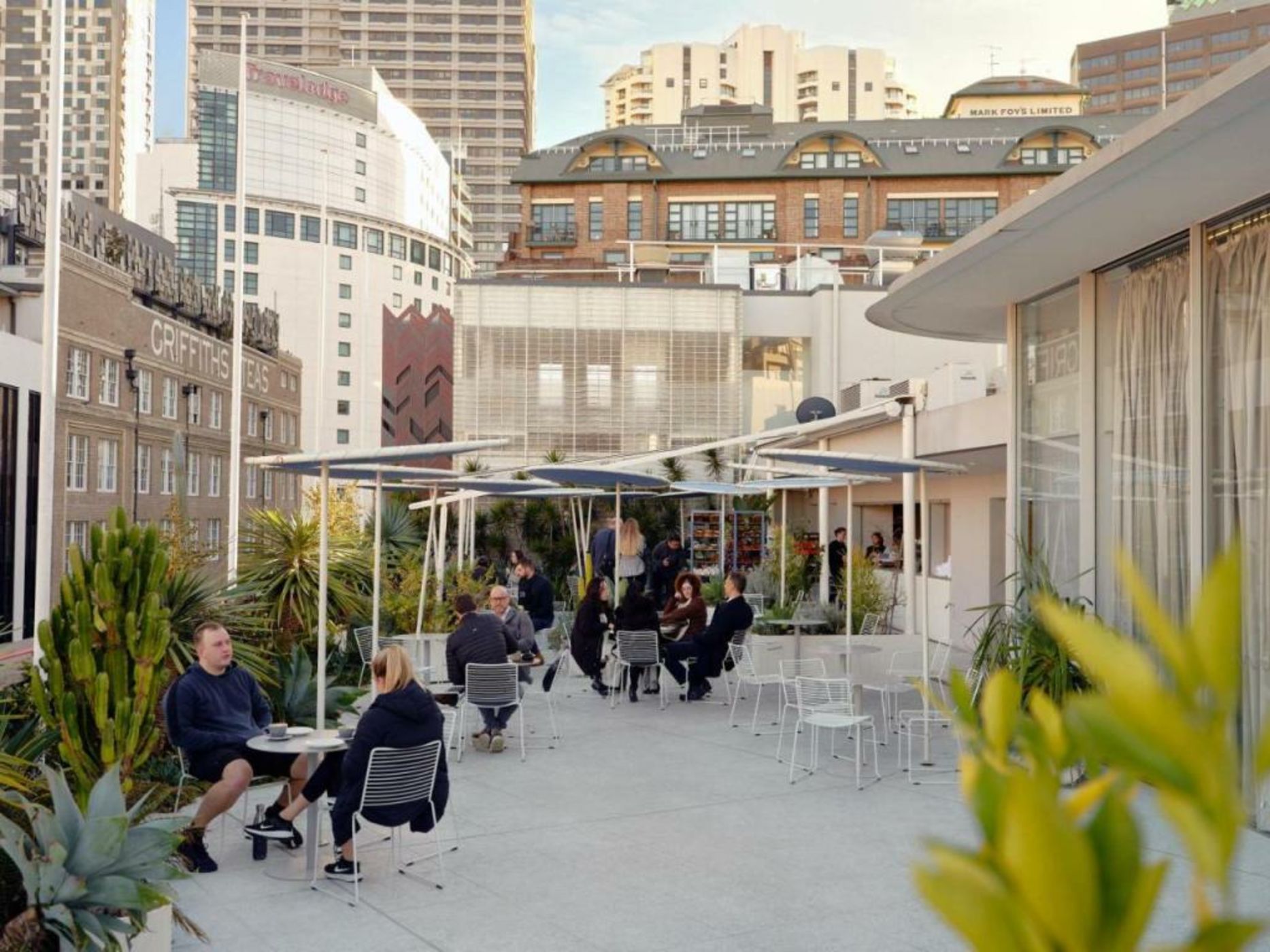 Paramount House Hotel