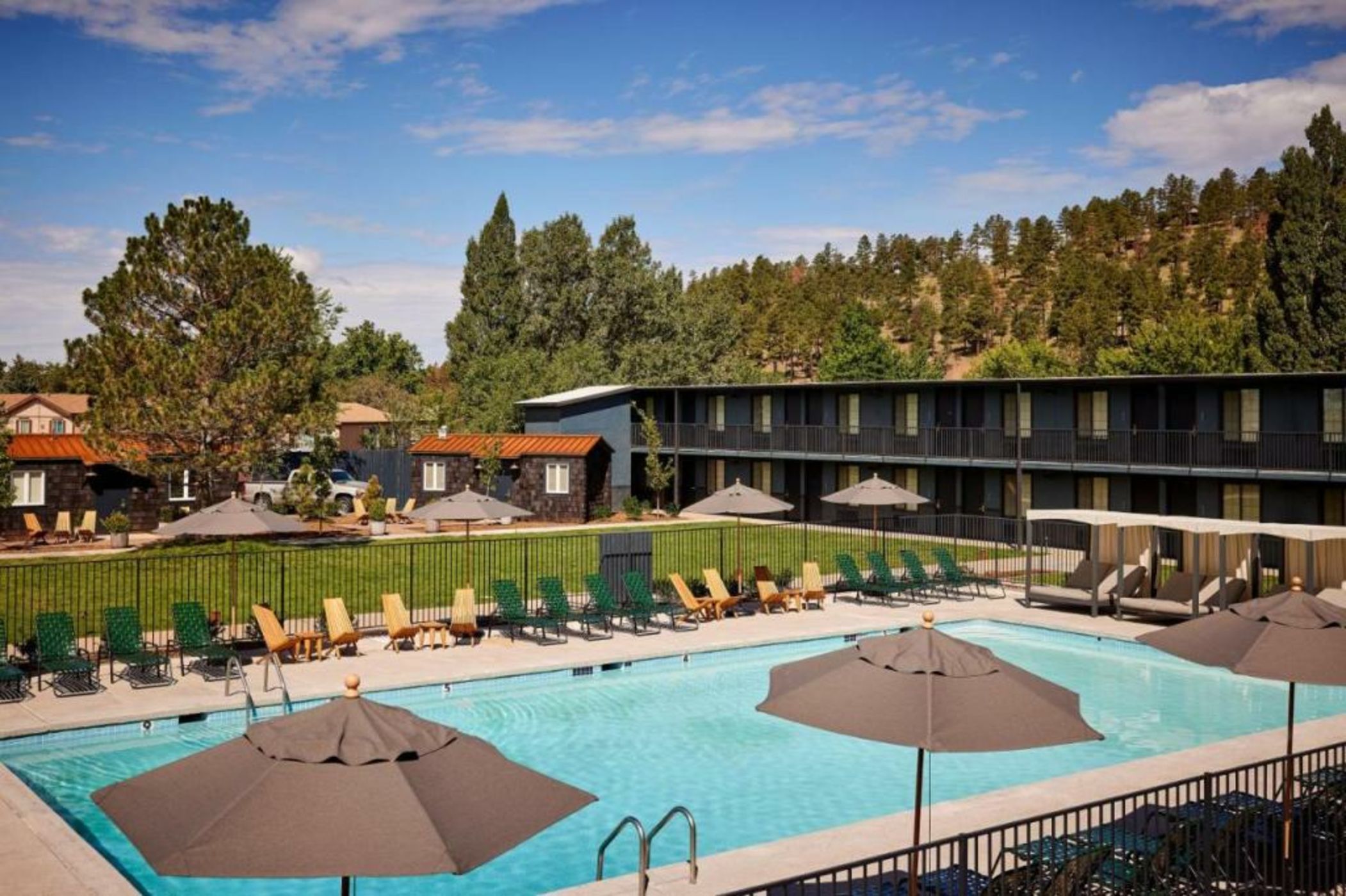 High Country Motor Lodge - Near NAU and Downtown