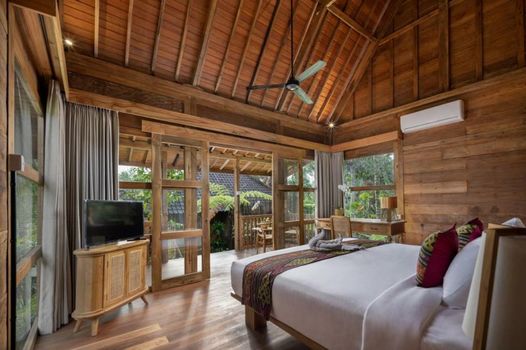 RUMAH KAYU RESORT