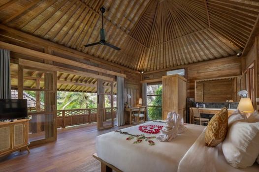 RUMAH KAYU RESORT