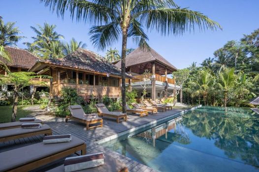 RUMAH KAYU RESORT