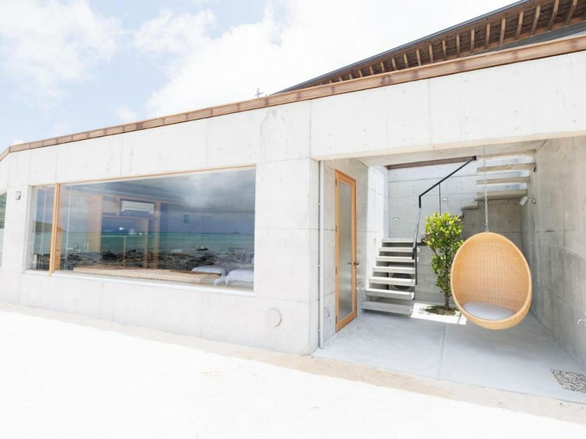 Denpaku The Beachfront MIJORA