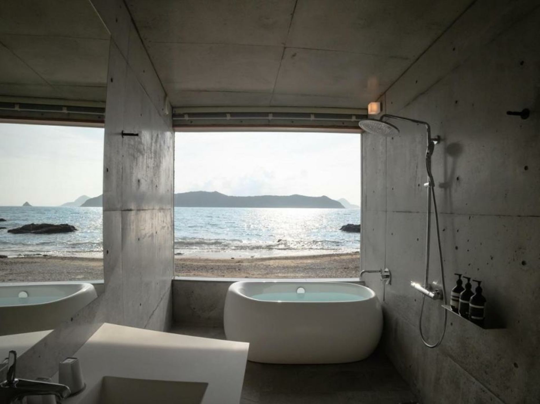 Denpaku The Beachfront MIJORA