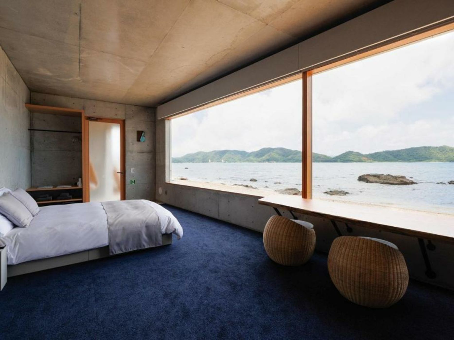 Denpaku The Beachfront MIJORA