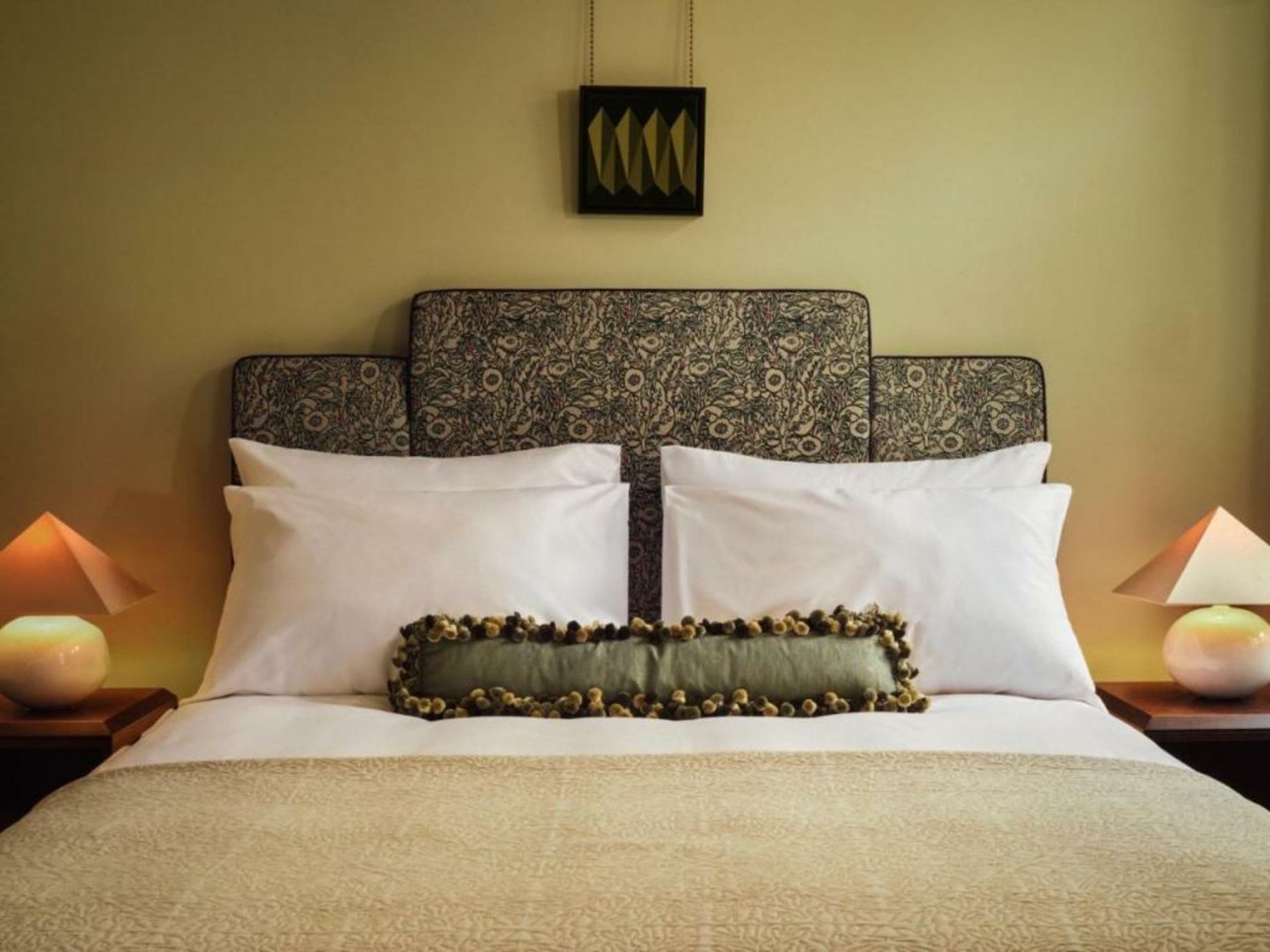 Sir Prague, part of Sircle Collection