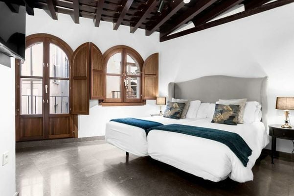 Hotel Mercader de Sedas