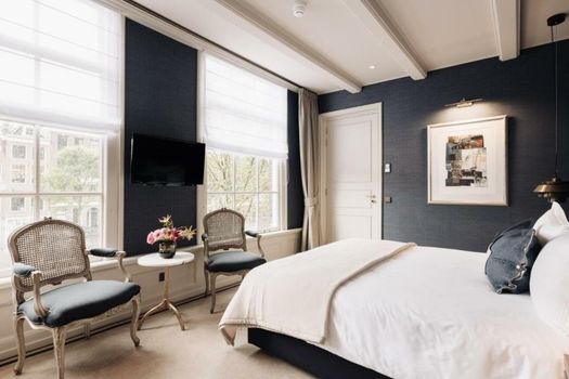 Hotel 717