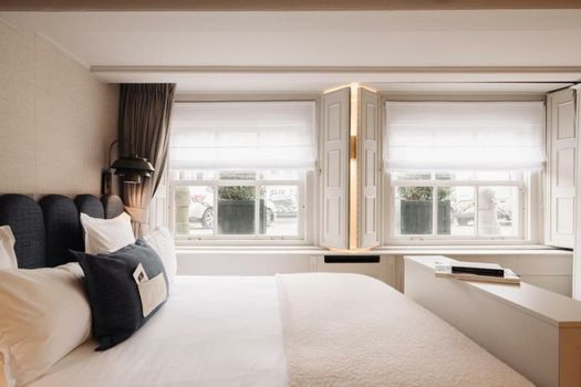 Hotel 717