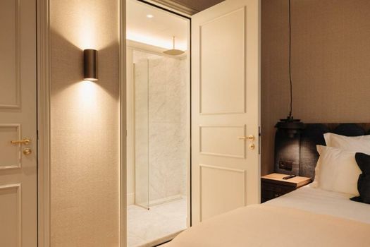Hotel 717