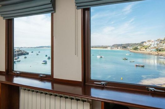 The Moorings Hotel & Restaurant