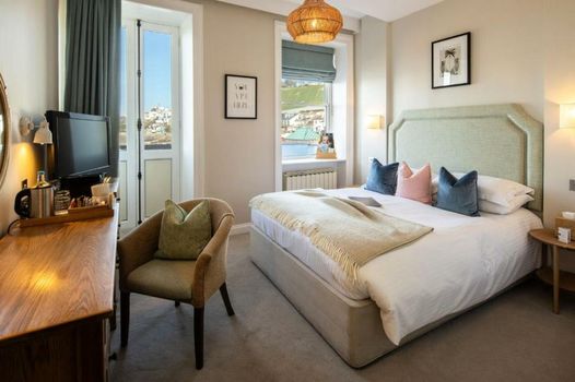 The Moorings Hotel & Restaurant