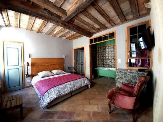 LA CASA DE BOULBON