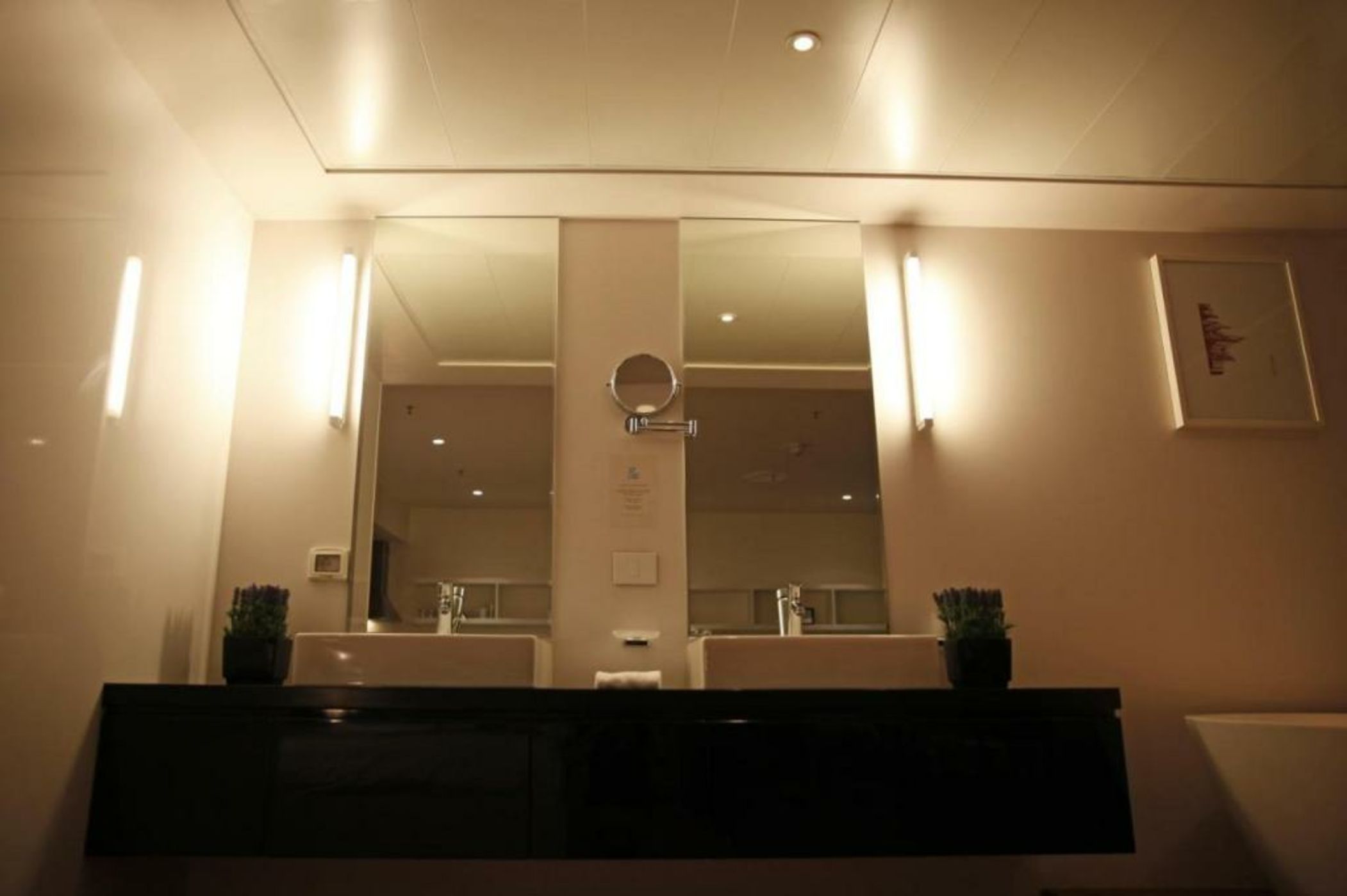 1866 Court & Suites Hotel