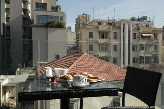 Monot Suites