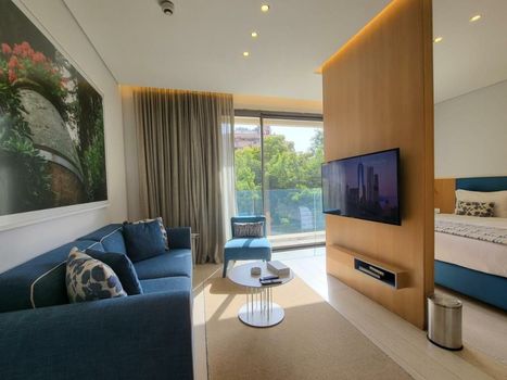 Monot Suites