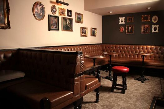 White Hart Hotel & Apartments