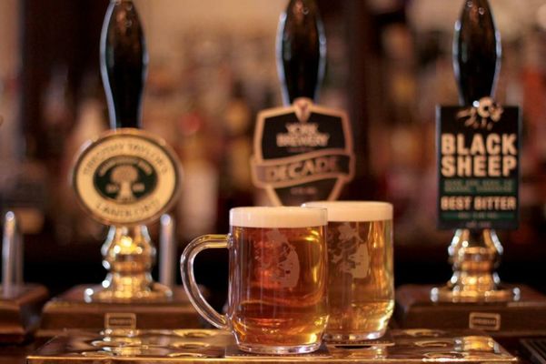 White Hart Hotel & Apartments