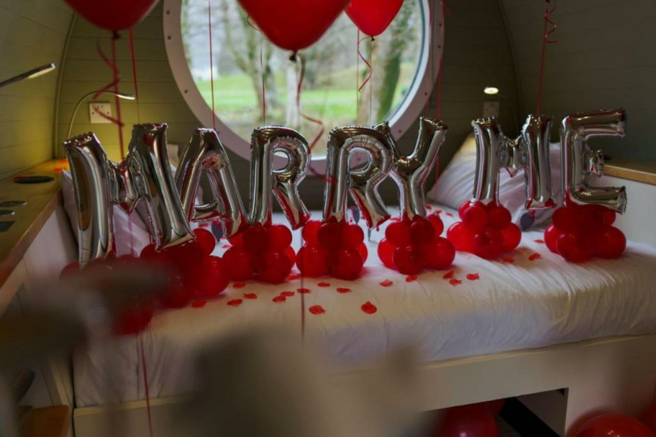 RiverBeds - Luxury Wee Lodges with Hot Tubs