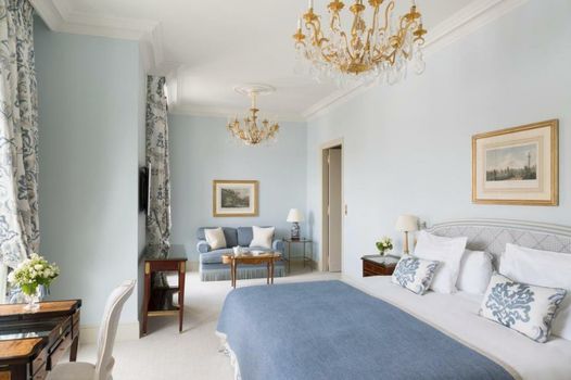 Le Bristol Paris, Oetker Hotels