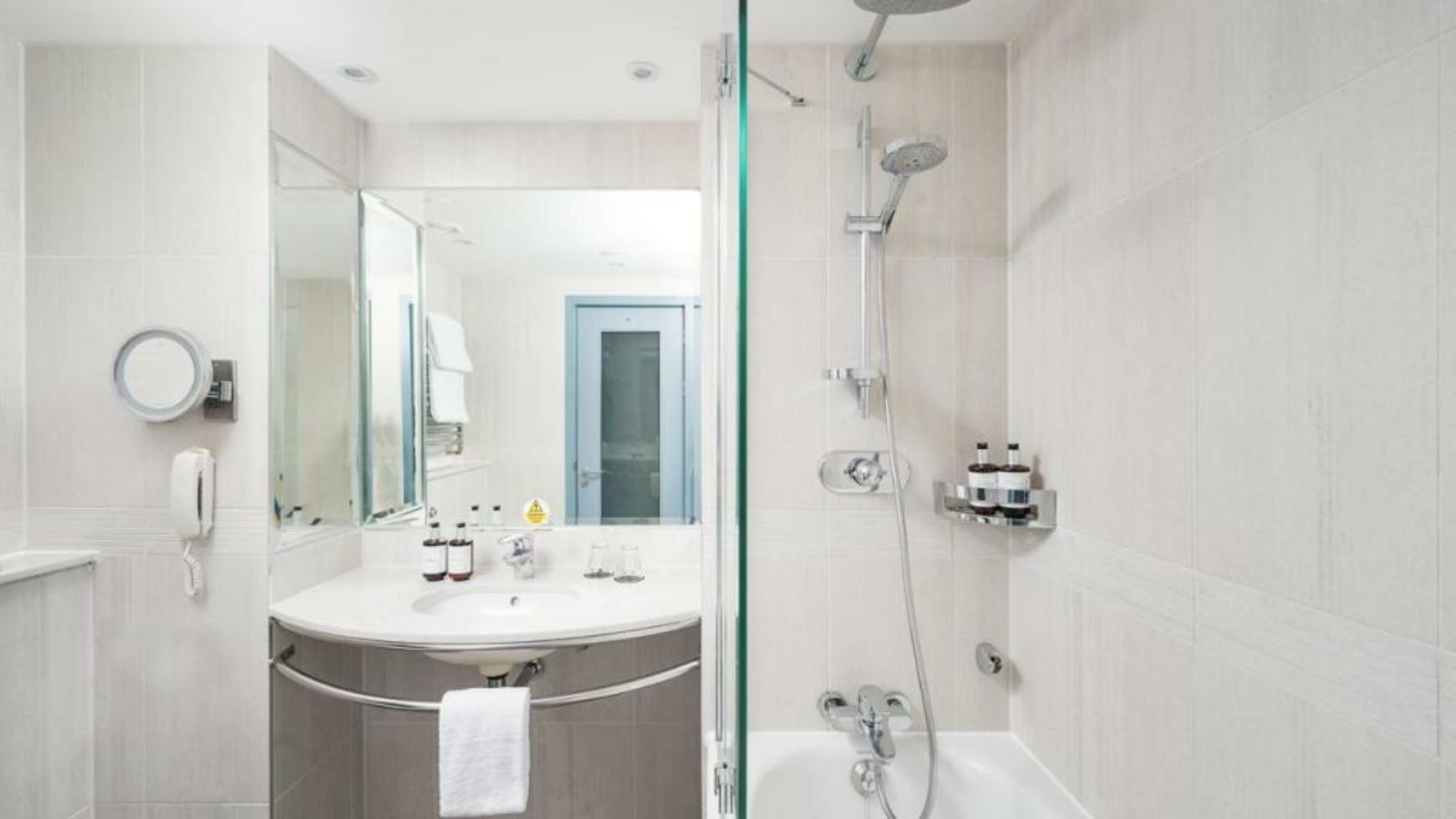 voco St. David's Cardiff by IHG