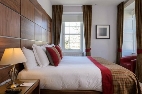 The Glenmoriston Townhouse Hotel