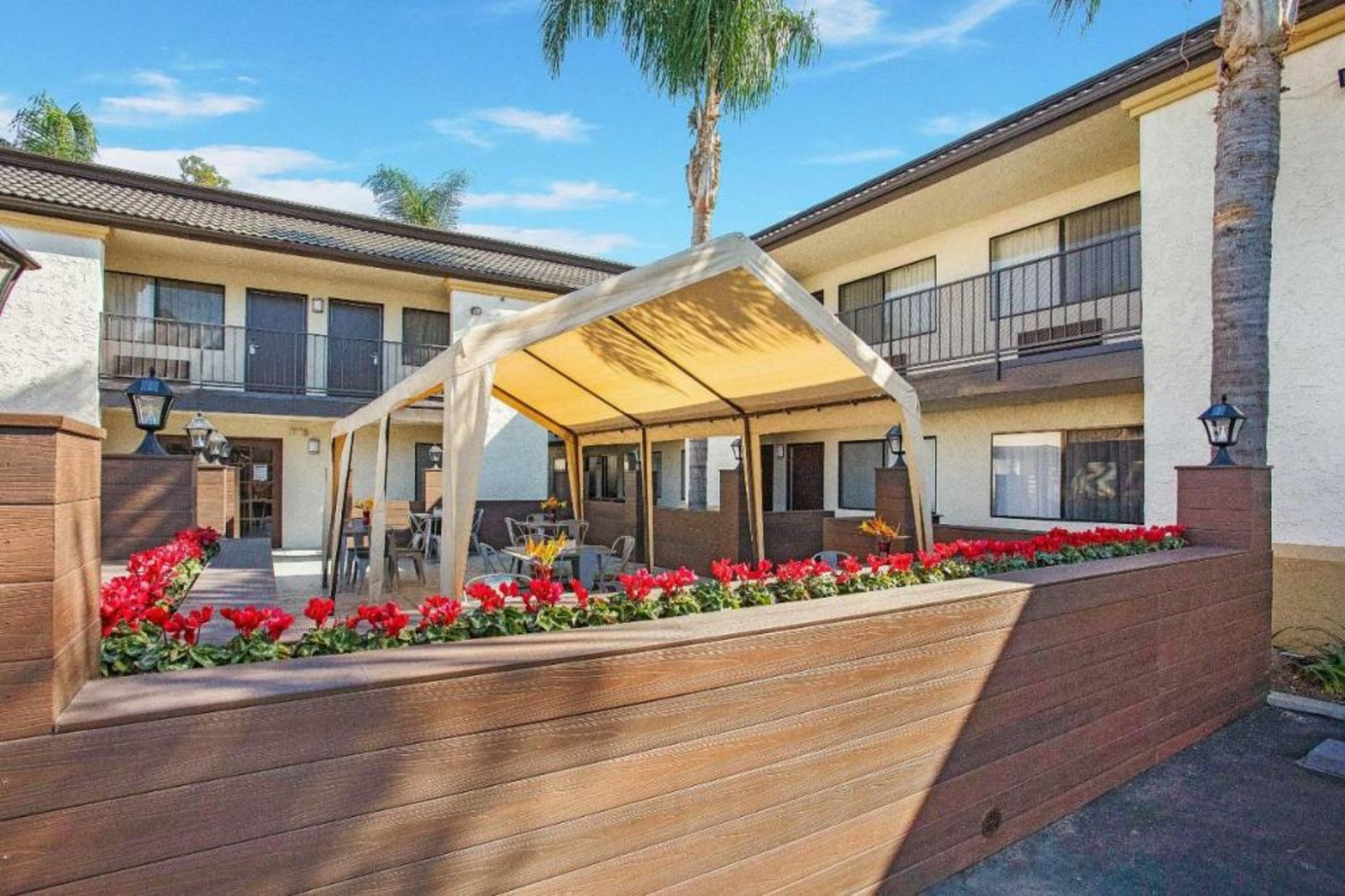Stanford Inn & Suites Anaheim