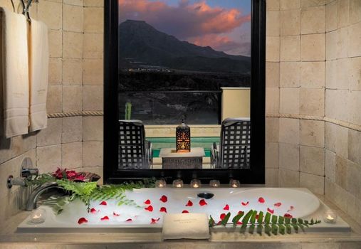 Royal Garden Villas, Luxury Hotel