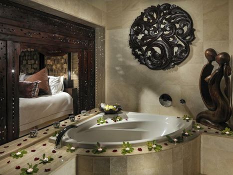 Royal Garden Villas, Luxury Hotel