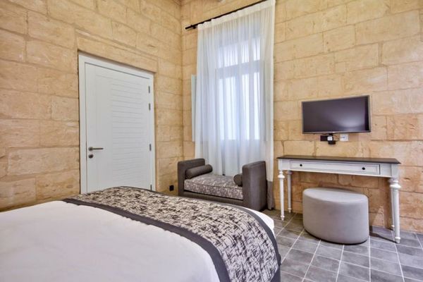 66 Saint Paul's & Spa