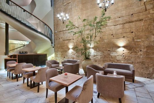 66 Saint Paul's & Spa