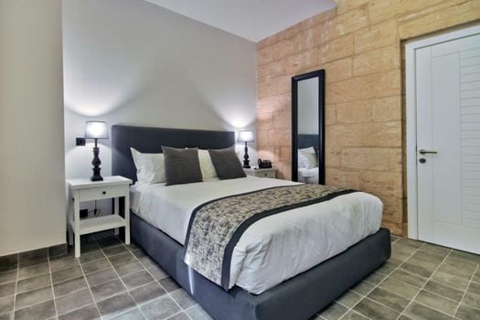 66 Saint Paul's & Spa