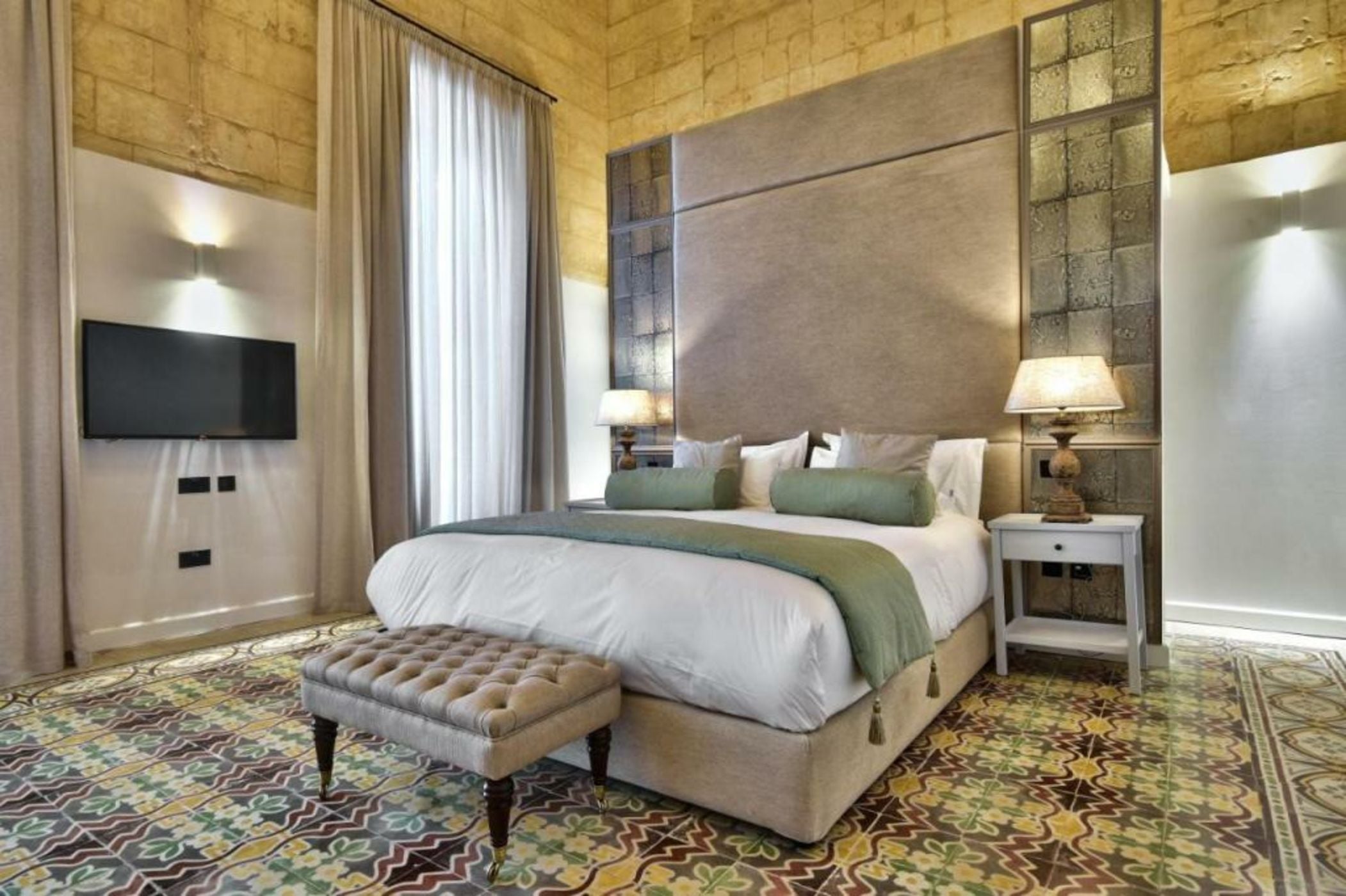 66 Saint Paul's & Spa