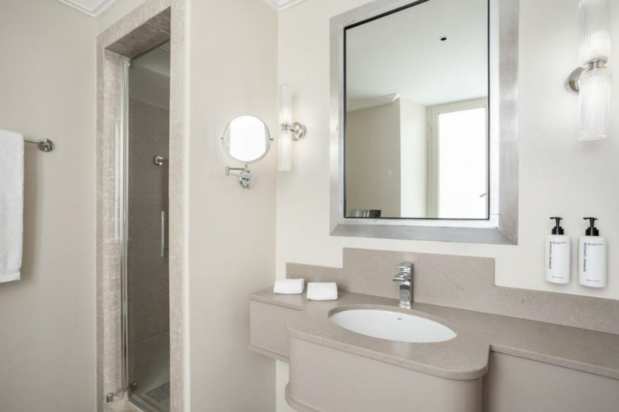 Room Mate Collection Mia, Rome Colosseum