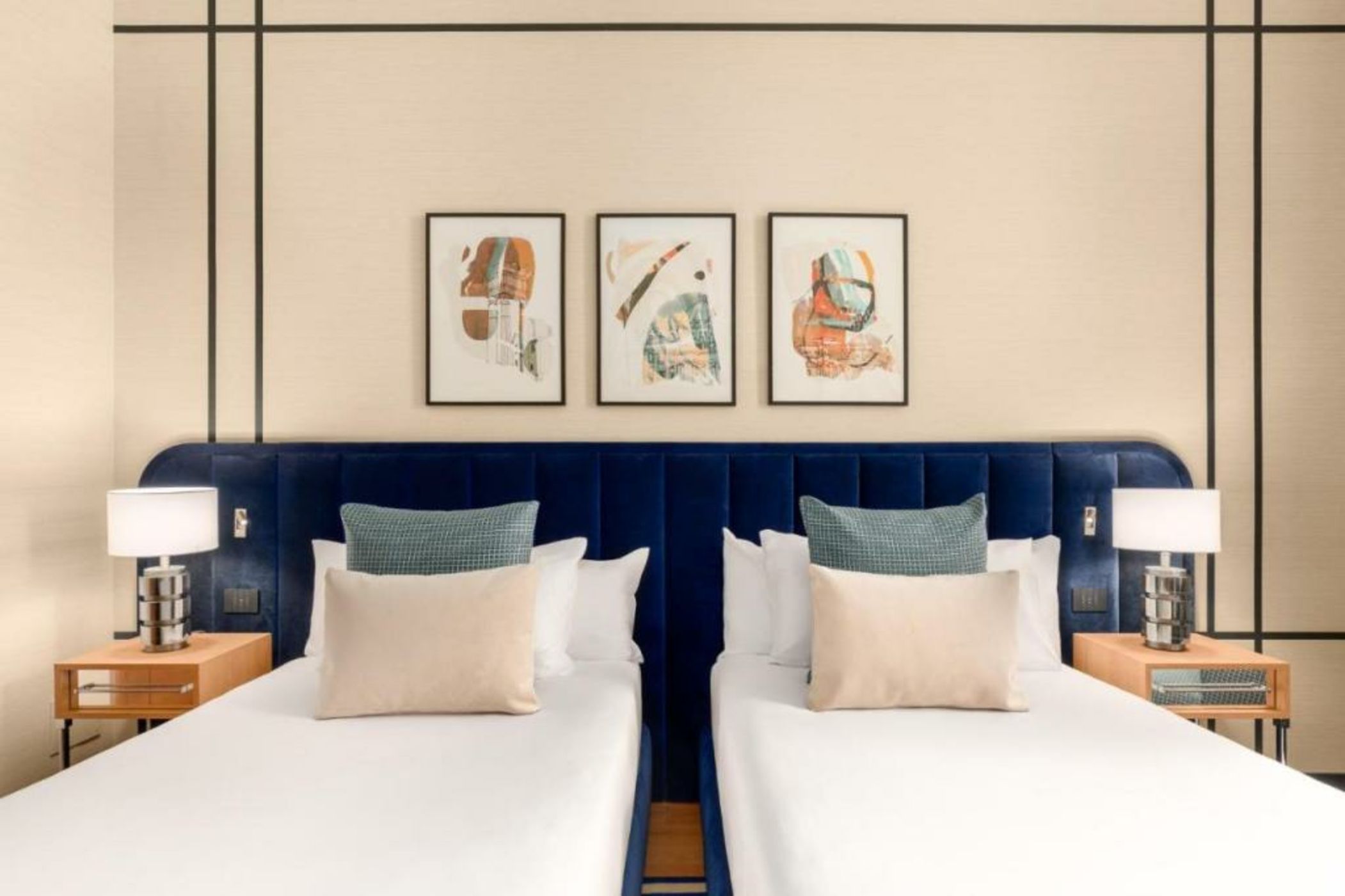 Room Mate Collection Mia, Rome Colosseum