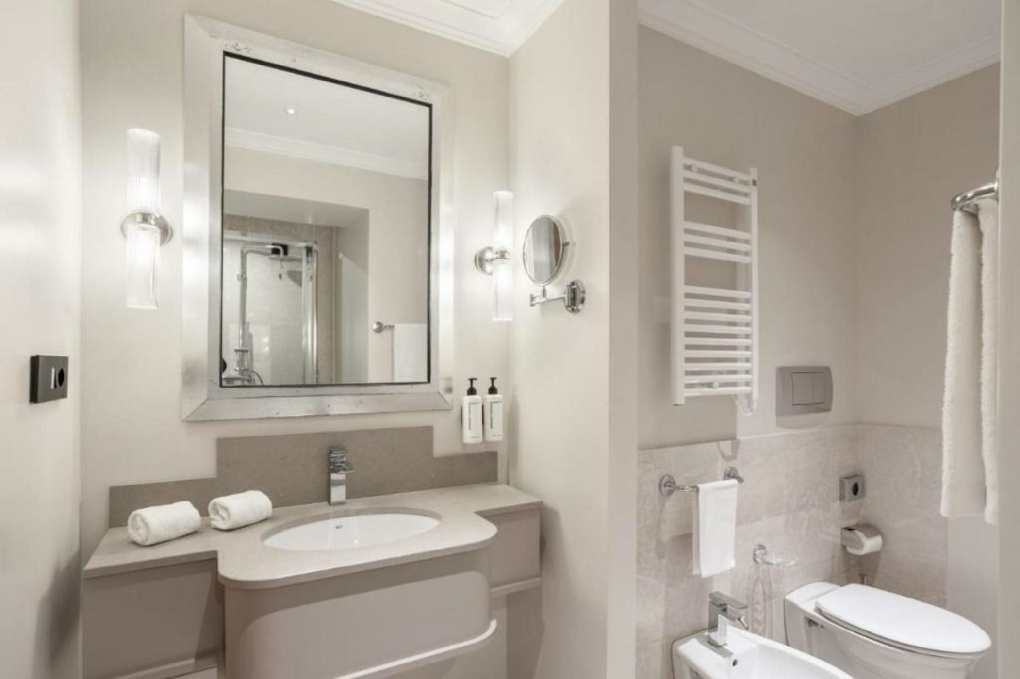 Room Mate Collection Mia, Rome Colosseum