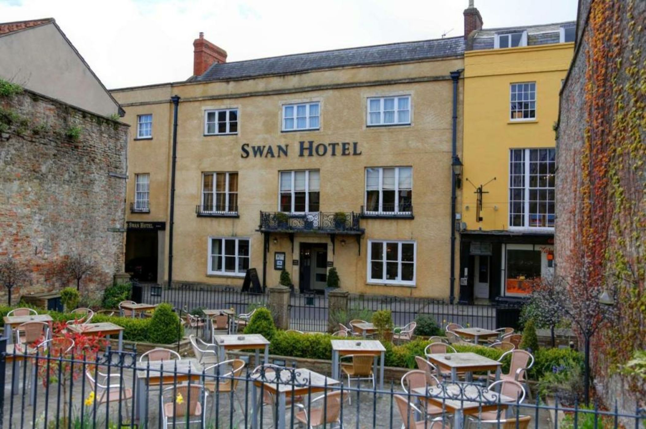 The Swan Hotel, Wells, Somerset - The Coaching Inn Group