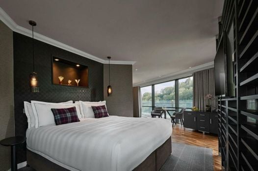 The Glasshouse, Autograph Collection