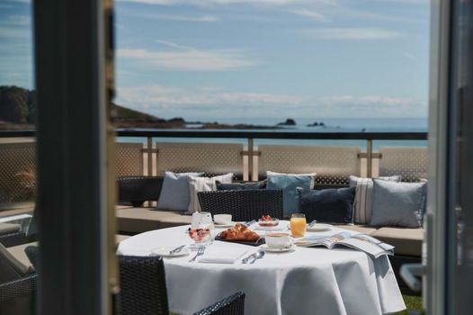 L’Horizon Beach Hotel & Spa