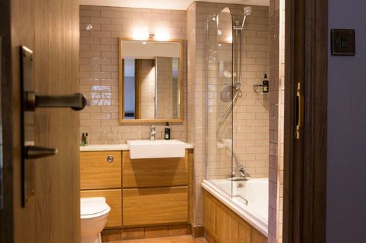 The Queen's Head Hotel