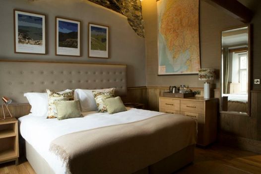 The Queen's Head Hotel