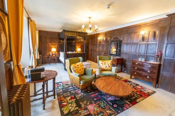Weston Manor Hotel