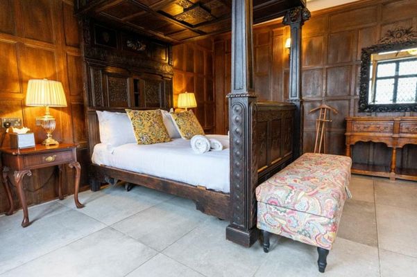Weston Manor Hotel