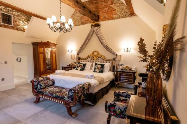 Weston Manor Hotel