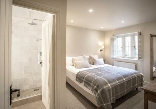 The Three Horseshoes