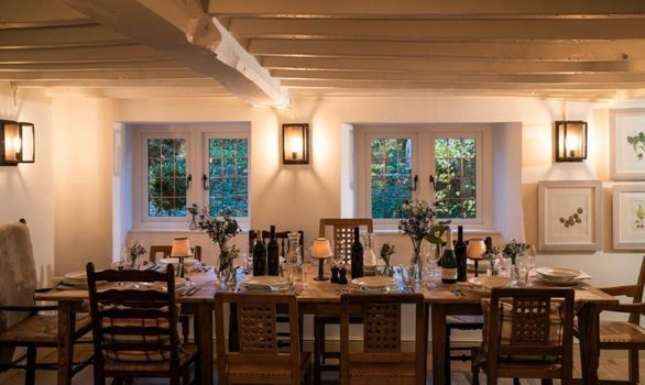 The Three Horseshoes