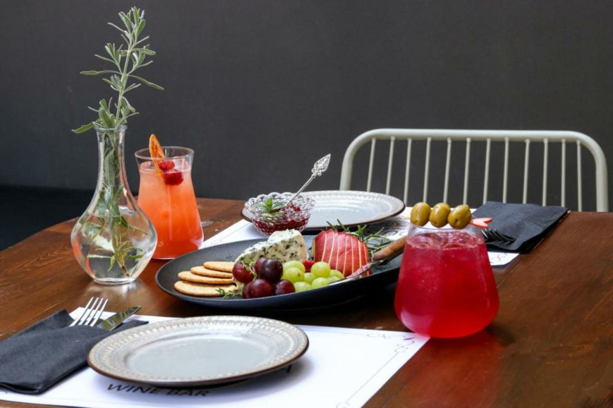 Oinou Strata - Adults Only