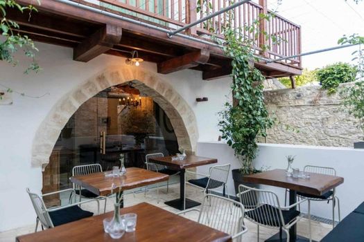 Oinou Strata - Adults Only