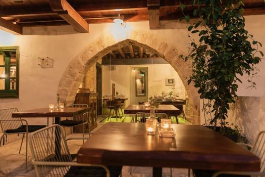 Oinou Strata - Adults Only