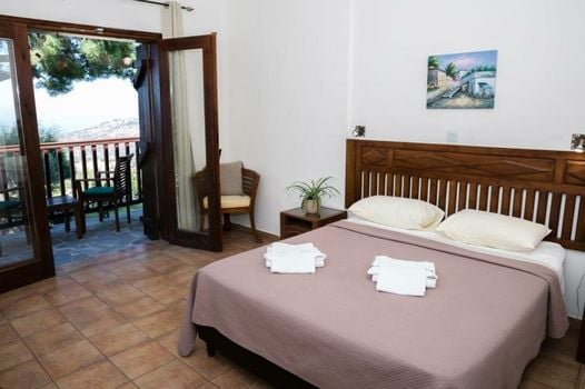 Demetriou Paradisos Hills Hotel